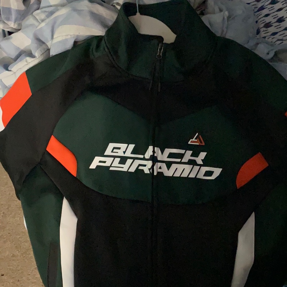 Black pyramid